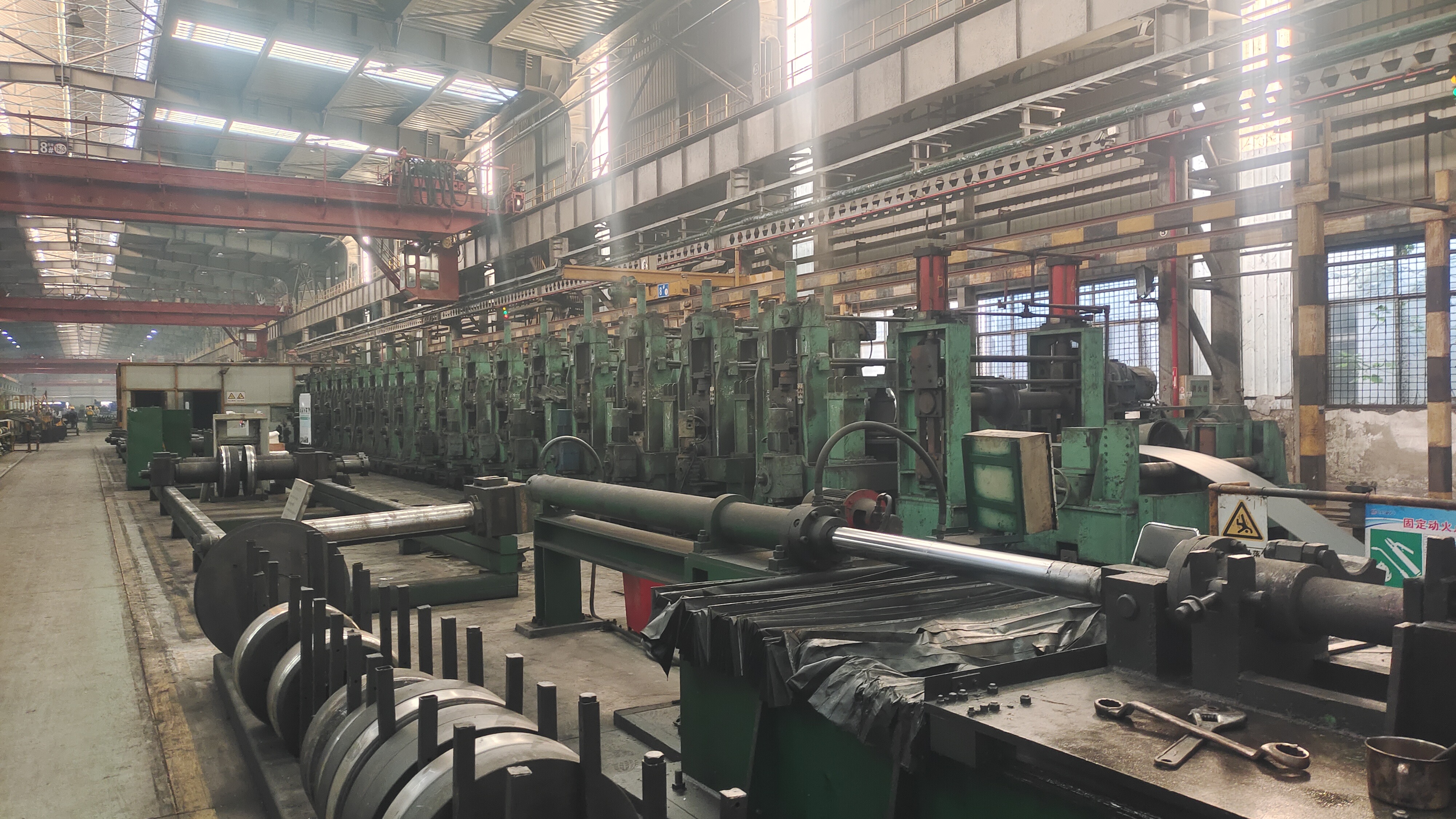 伯乐体育V9-H系列变频器：助力钢厂1250冷弯机组生产线“焕新升级”！